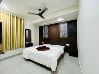 Hotel New Holiday Inn - Ajra - 9