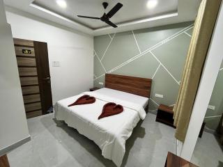 Hotel New Holiday Inn - Ajra - 7