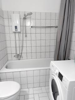 City Apartment with 2 individual beds and sleeping sofa and kitchen - - 6