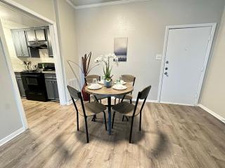 Relax and Unwind in a Trendy Apartment in Bay Area Houston Spot - Houston - 3
