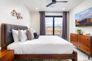 Desert Sands l Private Spa l Sleeps Twelve - 4