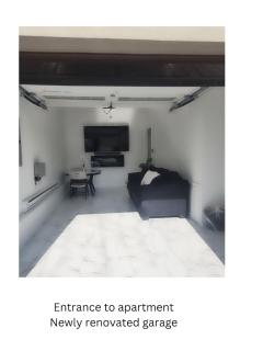 Baldwin, NY 1 Bedroom Apartment Queen Size Bed - Baldwin - 1