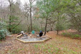 Creek Bend Escape with Hot Tub and River Views! - McCaysville - 9