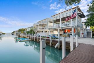 Luxury Waterfront Oasis w Heated Pool and 50' Dock - 3