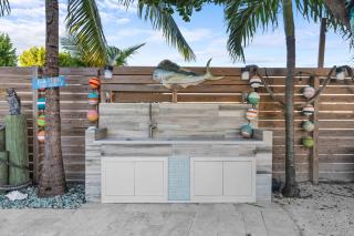 Luxury Waterfront Oasis w Heated Pool and 50' Dock - 1