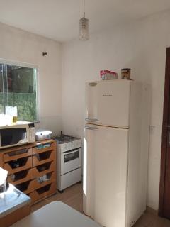 Quarto com ótima localização, perto de mercados e pontos de ônibus - Florianópolis - 3