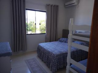 Casa 200m da praia, 8 pessoas, piso superior - Bombinhas - 9