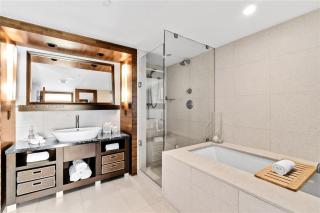 Oceanfront 2BR in Carillon - Miami Beach - 5