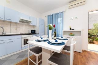 Apartments Juri - Vrbnik - 6