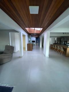 Casa grande com jardim - 5