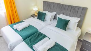 Riverside Haven 4BR Modern Spacious Home - Kericho - 3