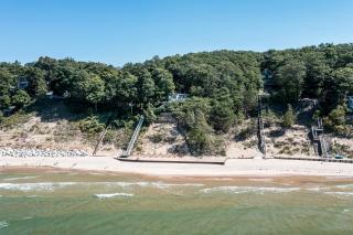 Mid- Century Modern Cottage, Private Lake Michigan Beach Frontage - 8