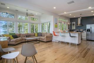 Mid- Century Modern Cottage, Private Lake Michigan Beach Frontage - 2