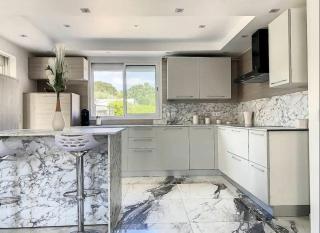 Bas de villa composée d'un 3 pièces et d'un studio avec piscine privée - 7