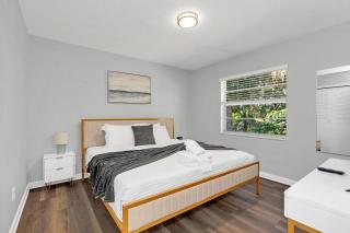 Cozy Villa with Spacious Outdoor Space - Orange City - 8