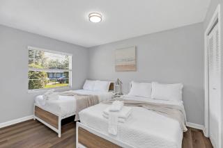 Cozy Villa with Spacious Outdoor Space - Orange City - 7