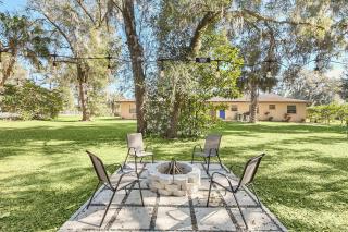 Cozy Villa with Spacious Outdoor Space - Orange City - 6