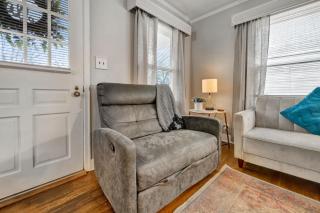 Spacious 4BR Home with Cozy Vibes in Louisville - Louisville - 2