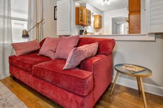 Spacious 4BR Home with Cozy Vibes in Louisville - Louisville - 1