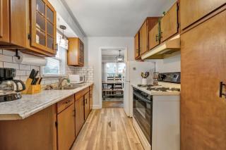 Spacious 4BR Home with Cozy Vibes in Louisville - 7