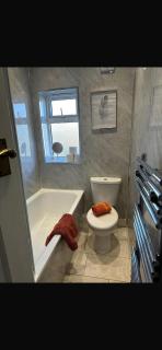 3 Bedroom House Sleeps 7 Ideal for Long Stays and Business Trips - 2