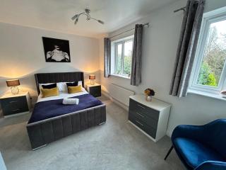 The Heathers - Spacious 3 Bed, Home from Home - Burton upon Trent - 5