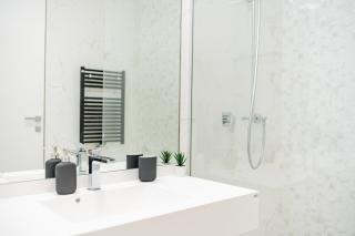 One Mircea Eliade - Luxurious Apartments with Panoramic City and Park View - Bucharest - 5