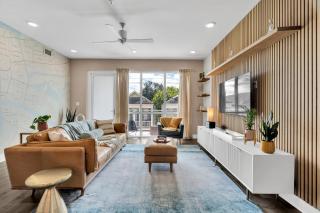 Mid-century condo w pool & gym - 9