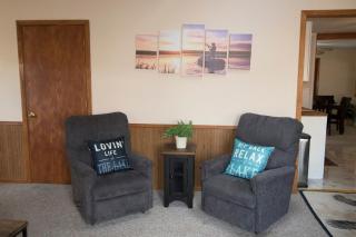 All Seasons Fully Furnished Home - 5