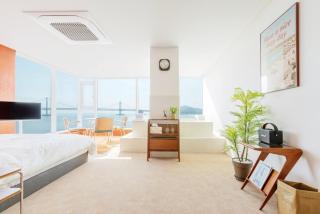 Busan Lazy Morning Ocean View Pension - Busan - 0