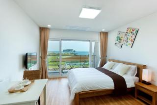 The BB's Jeju Resort - 9