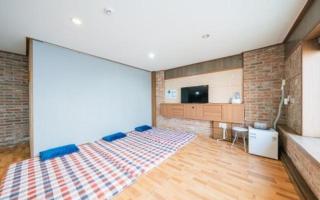 Jeju Joy Hill Pension - 1