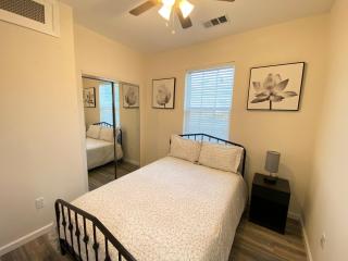3-Bedroom Accommodation Close to the French Quarter - 3