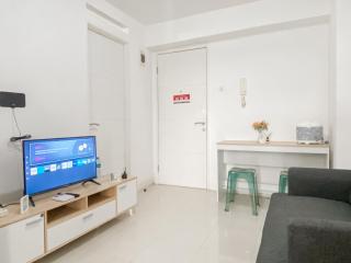 Good Place and Homey 2BR Bassura City Apartment near Mall By Travelio - 4
