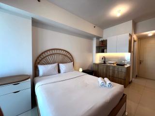 Compact and Best Choice Studio at Anderson Supermall Mansion Apartment By Travelio - 8