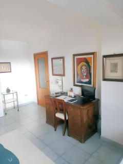 Charming Apartment in Vibo Valentia with Terrace, 60 m² - 1