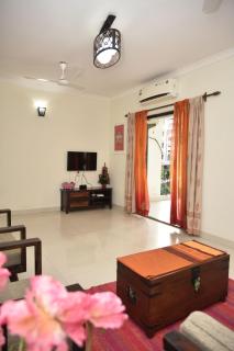 Casa Melora, 2bhk Ac apt in Candolim, Beachwalk - 2