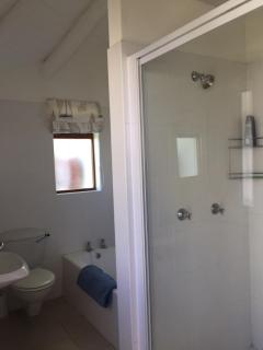 Shore Cottage- over the road to the water's edge! - Marina Glades - 2