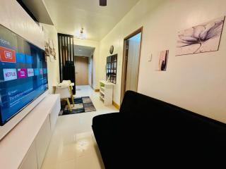 Chopper's Penthouse AT Shore 3 Near SM MOA - Manila - 8