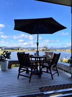 Charming Lakeview Golf Villa - Matarangi - 8