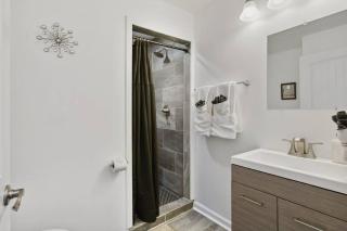 Charming 3BR Getaway Just Minutes from the French - 9