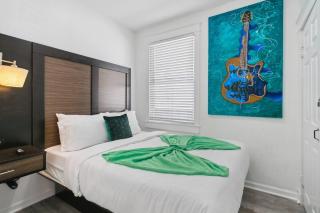 Charming 3BR Getaway Just Minutes from the French - New Orleans - 7
