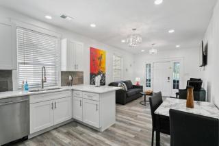 Charming 3BR Getaway Just Minutes from the French - New Orleans - 4