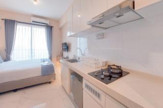 Cozy Living Studio at Sky House BSD Apartment By Travelio - 3