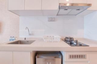 Cozy Living Studio at Sky House BSD Apartment By Travelio - 4