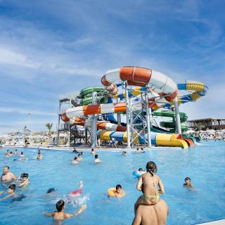 Sea Breeze Resort, Beachfront apartment with a balcony and sea view - Nardaran - 8