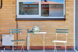 Stylish Glenelg Stay with Alfresco & Comfort - Glenelg - 6