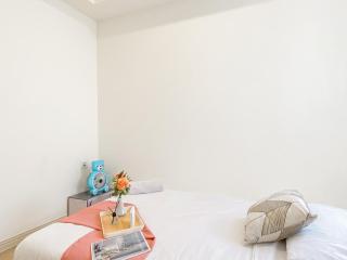 Good Place and Elegant 3BR Meikarta Apartment By Travelio - 4