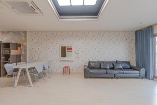 Jeju Sol Pension Jeju Sunrise from the Room - 4