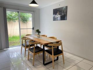 Runaway Bay Family Haven with 4beds - Gold Coast - 4